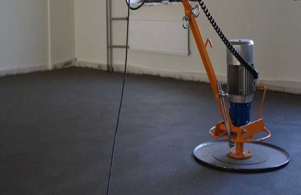 Сухая механизированная стяжка обеспечивает быстрое и качественное выравнивание полов без исполь<em>зования вод</em>ы, что значительно сокращает время и <em>затраты.</em> Идеально подходит для квартир, коммерческих и производственных объектов.» title=»Возможна ли сухая механизированная стяжка?» style=»display:block; margin:0 auto;»/><figcaption style=